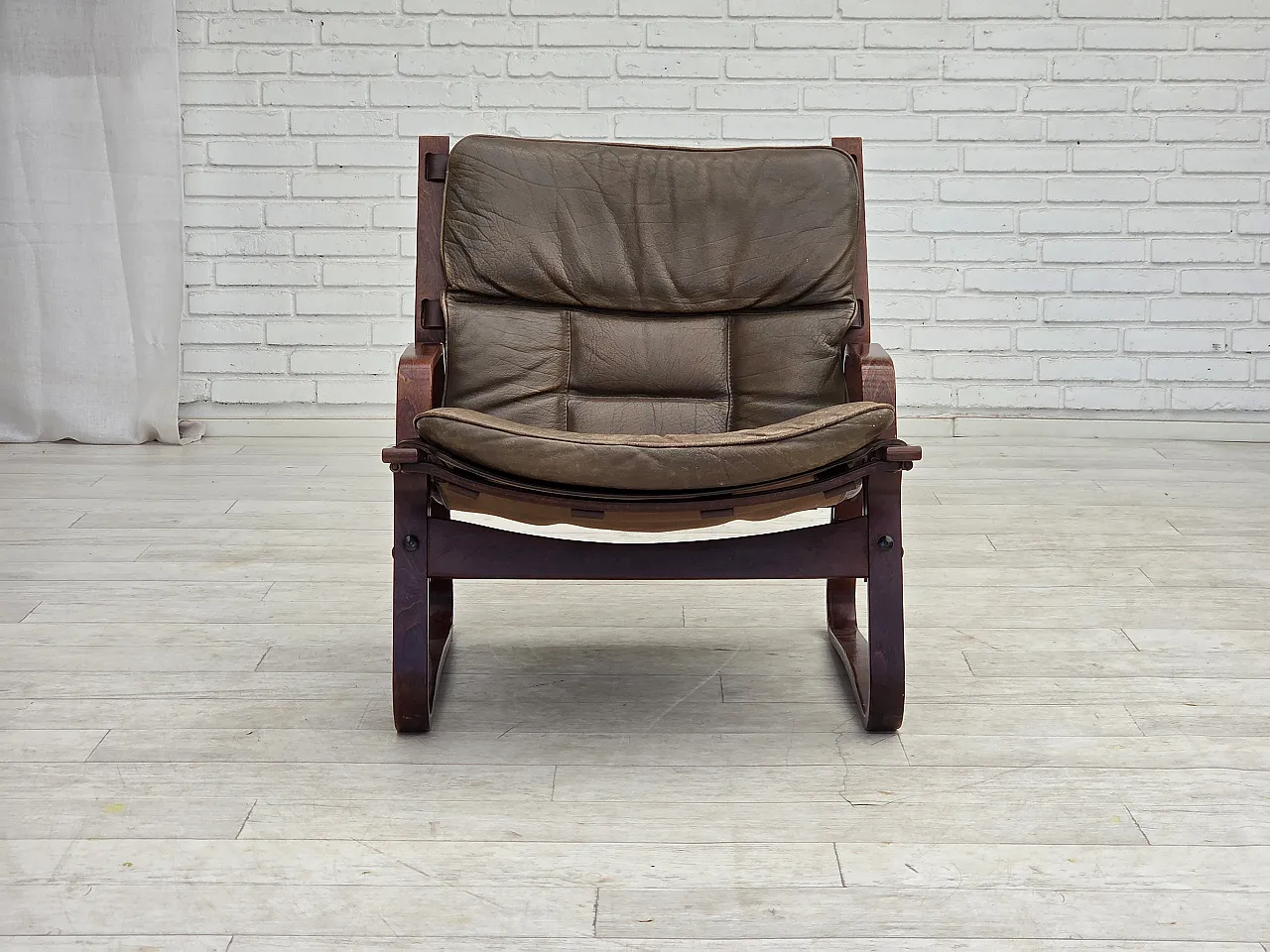 Anni '70, poltrona lounge norvegese, mobili in pelle marrone. 12