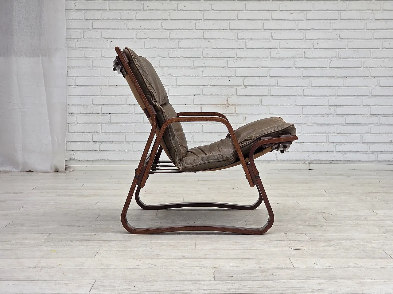 Anni '70, poltrona lounge norvegese, mobili in pelle marrone. 14
