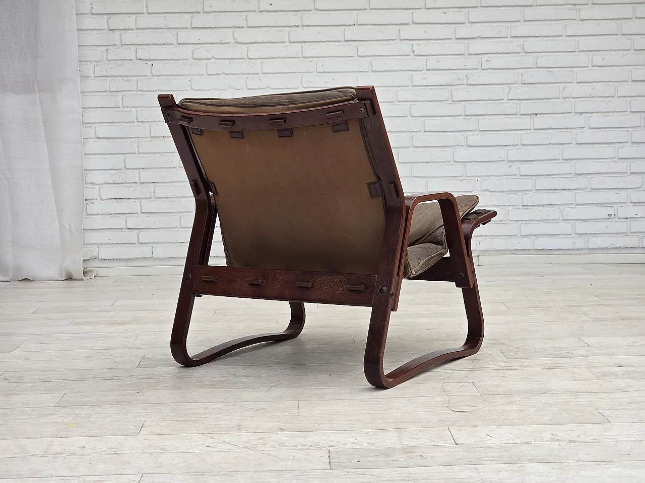 Anni '70, poltrona lounge norvegese, mobili in pelle marrone. 15