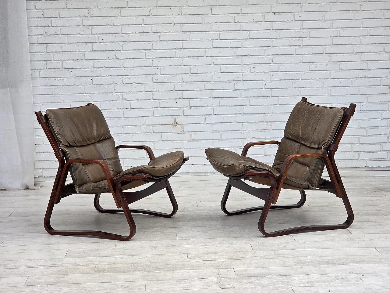 Anni '70, poltrona lounge norvegese, mobili in pelle marrone. 23