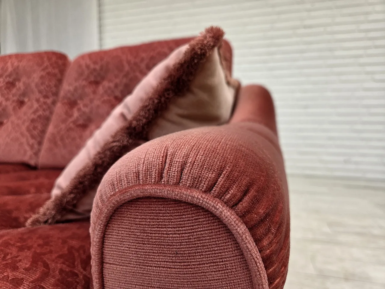 Anni '80, divano scandinavo a 2 posti, mobili in velluto rosa. 4