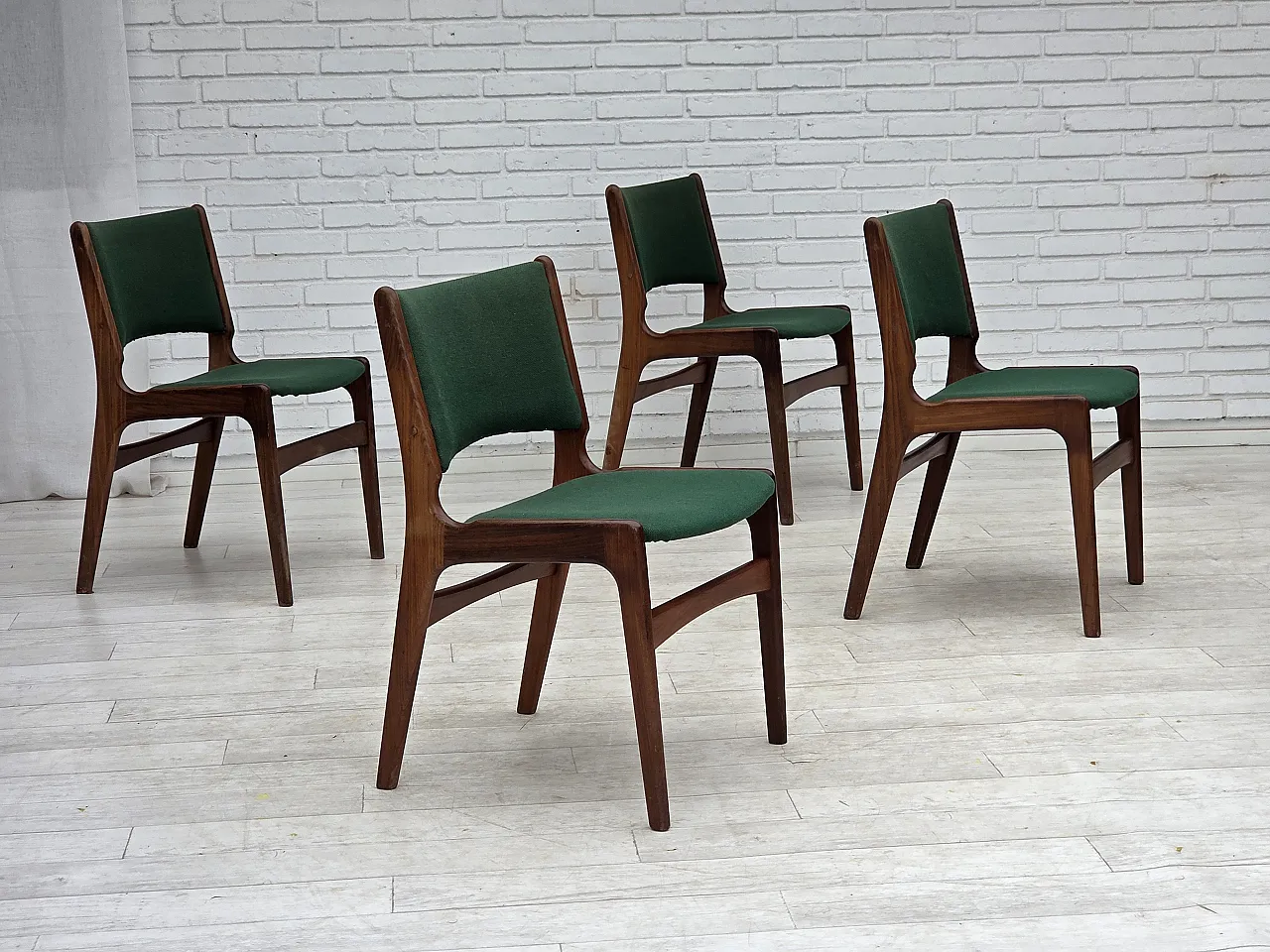 Anni '60, design danese di Erik Buch, set di 4 sedie da pranzo modello 89. 16