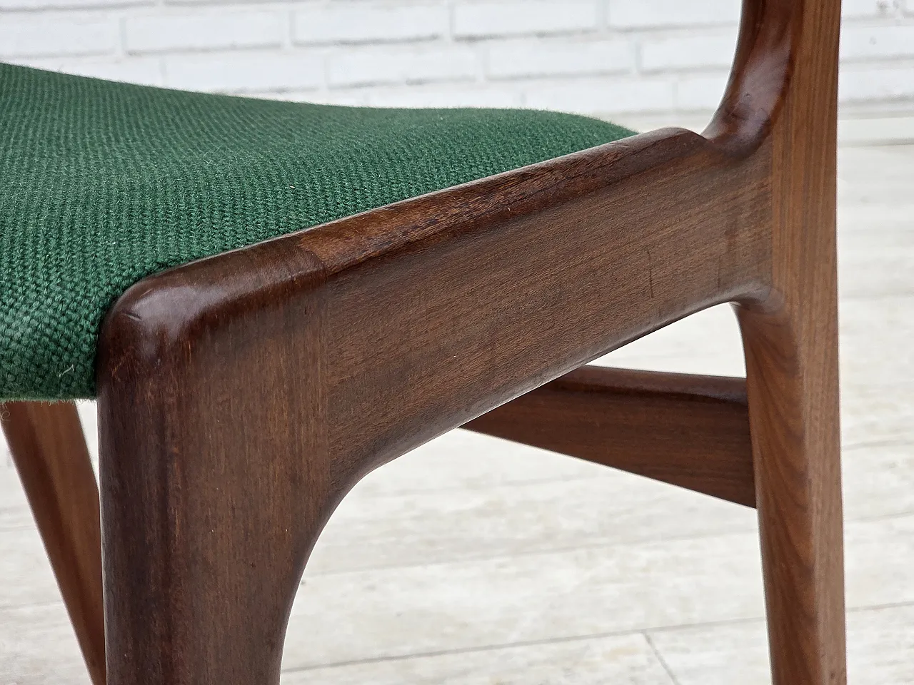 Anni '60, design danese di Erik Buch, set di 4 sedie da pranzo modello 89. 18