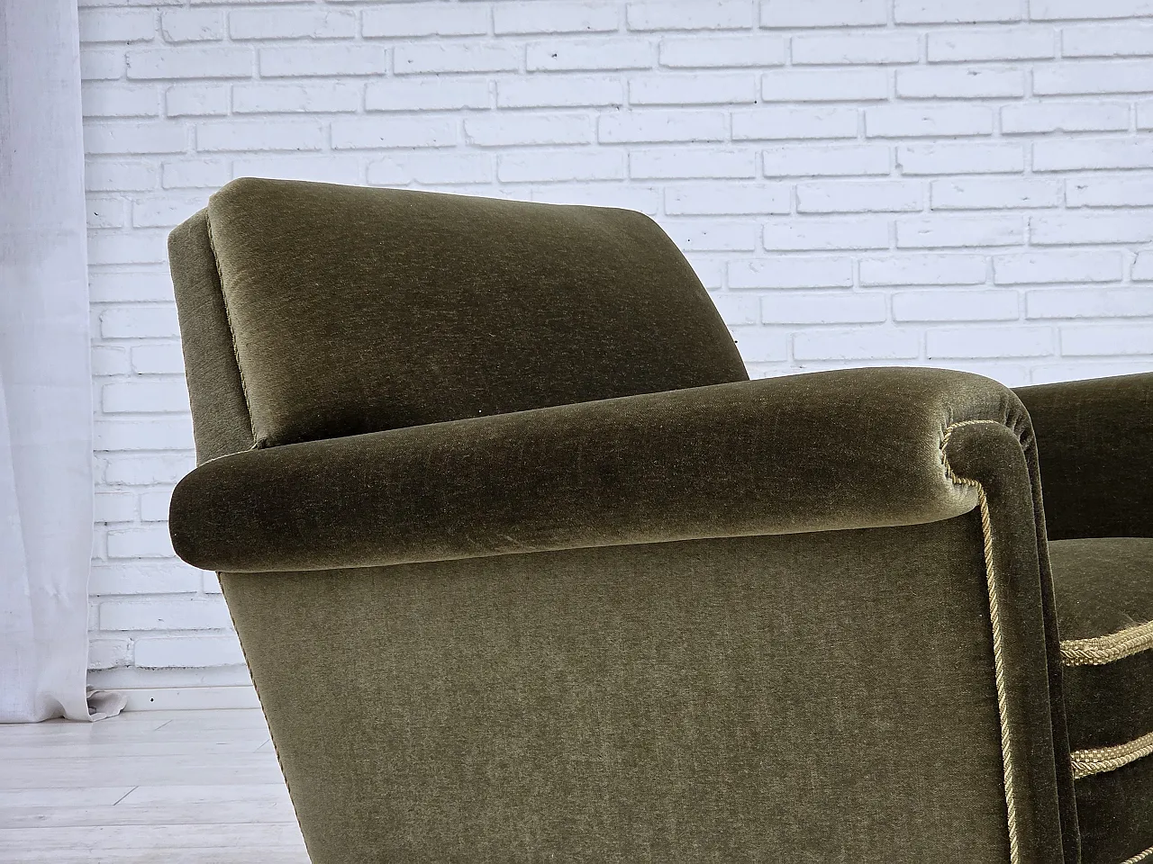 Poltrona danese anni '70, arredamento originale in velluto verde. 4