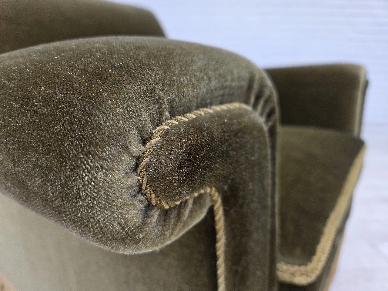 Poltrona danese anni '70, arredamento originale in velluto verde. 5