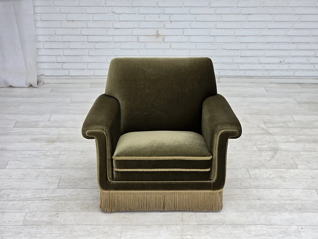 Poltrona danese anni '70, arredamento originale in velluto verde. 7