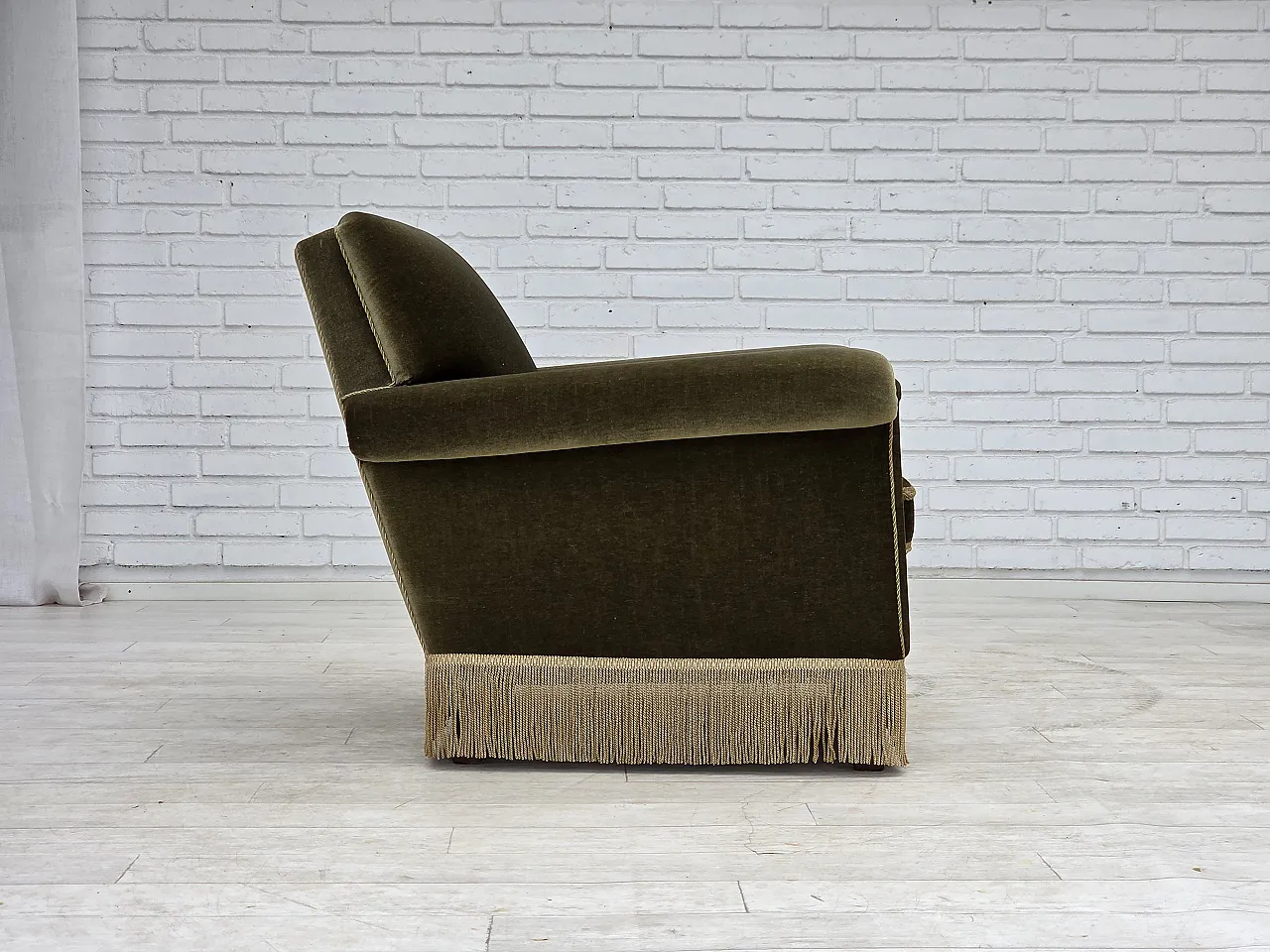 Poltrona danese anni '70, arredamento originale in velluto verde. 9