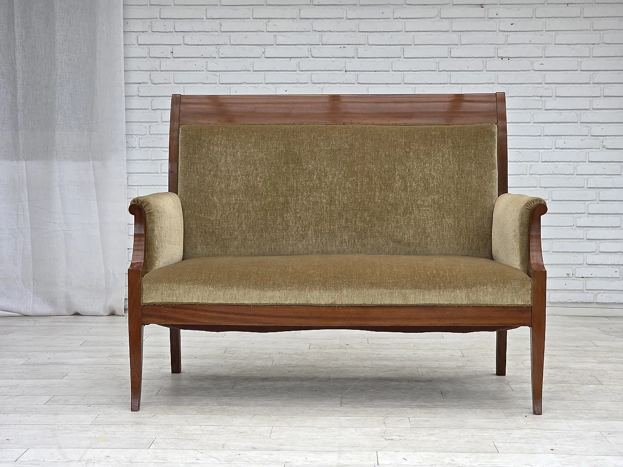 Anni '50, divano danese a 2 posti con schienale alto, mobili in velluto, legno di teak. 1