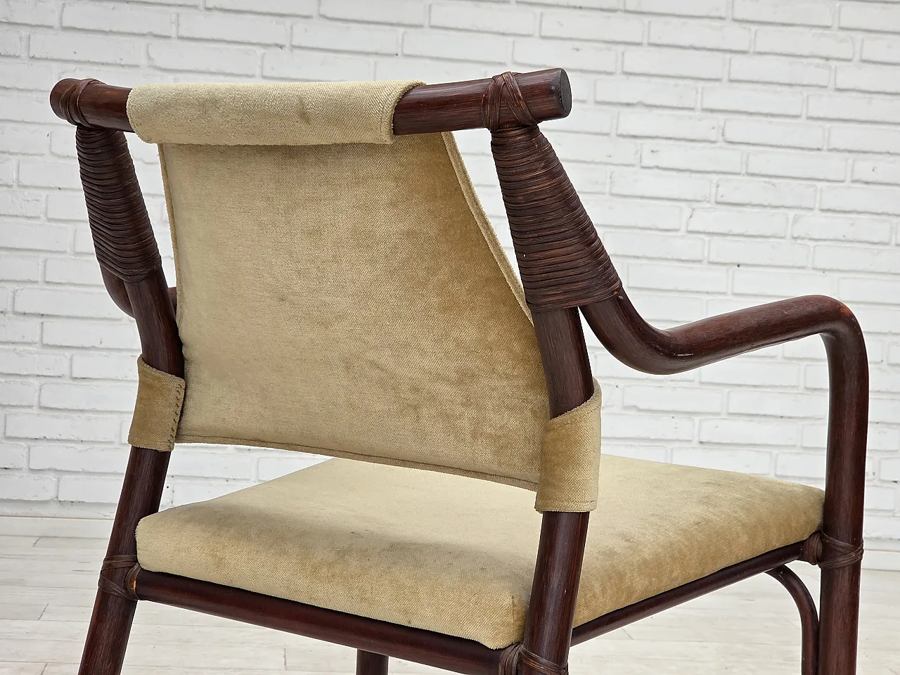 Anni '80, coppia di poltrone scandinave, mobili in velluto, bambù. 15
