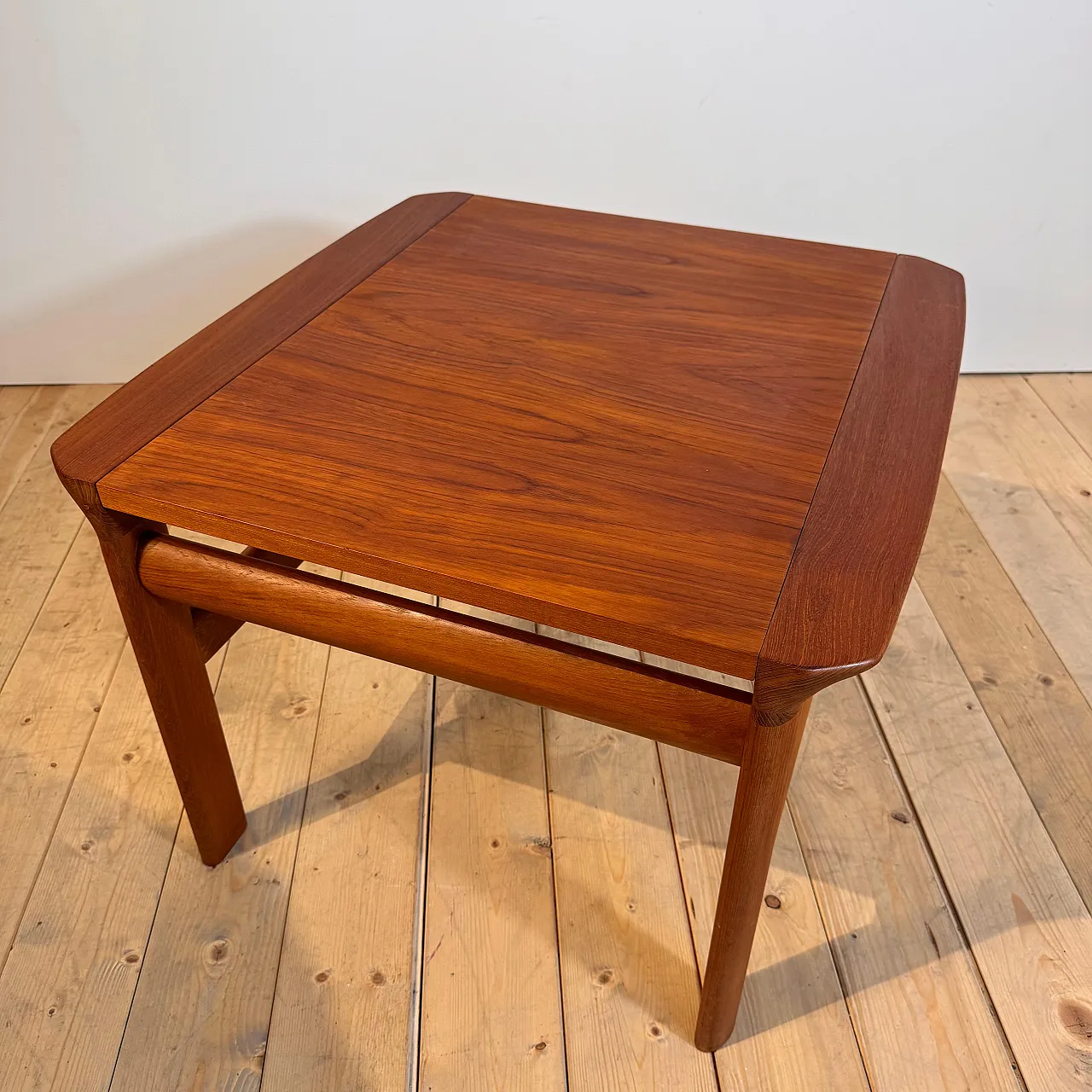 Scandinavian Modern Danish teak coffee table, 1960s 3