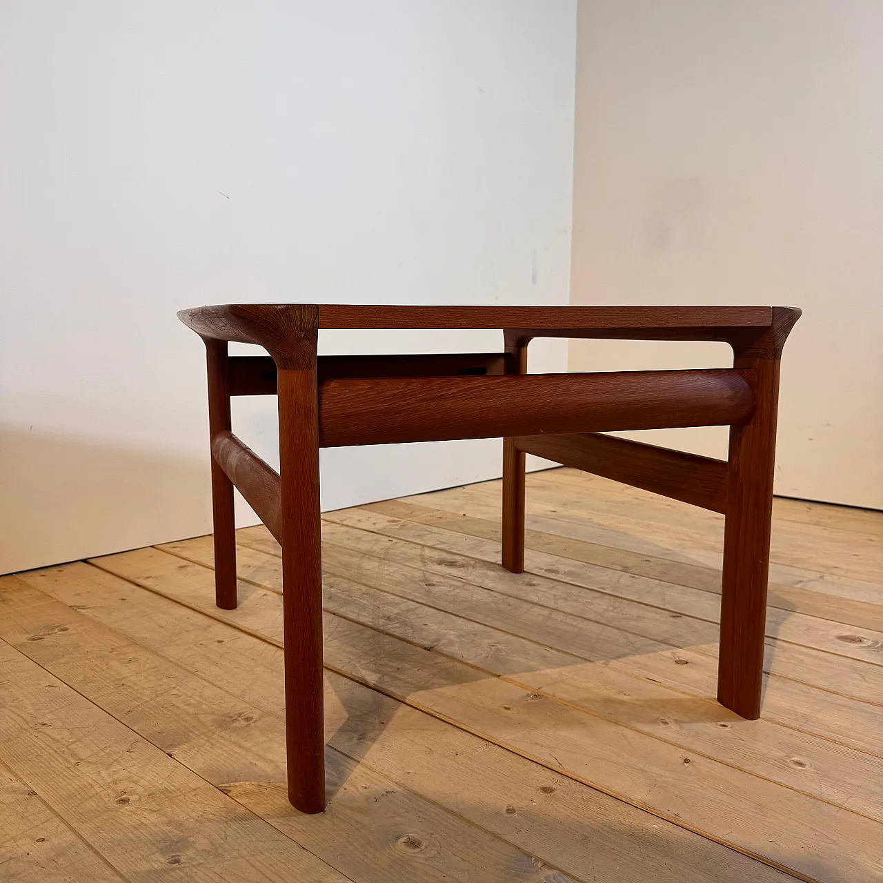 Scandinavian Modern Danish teak coffee table, 1960s 4