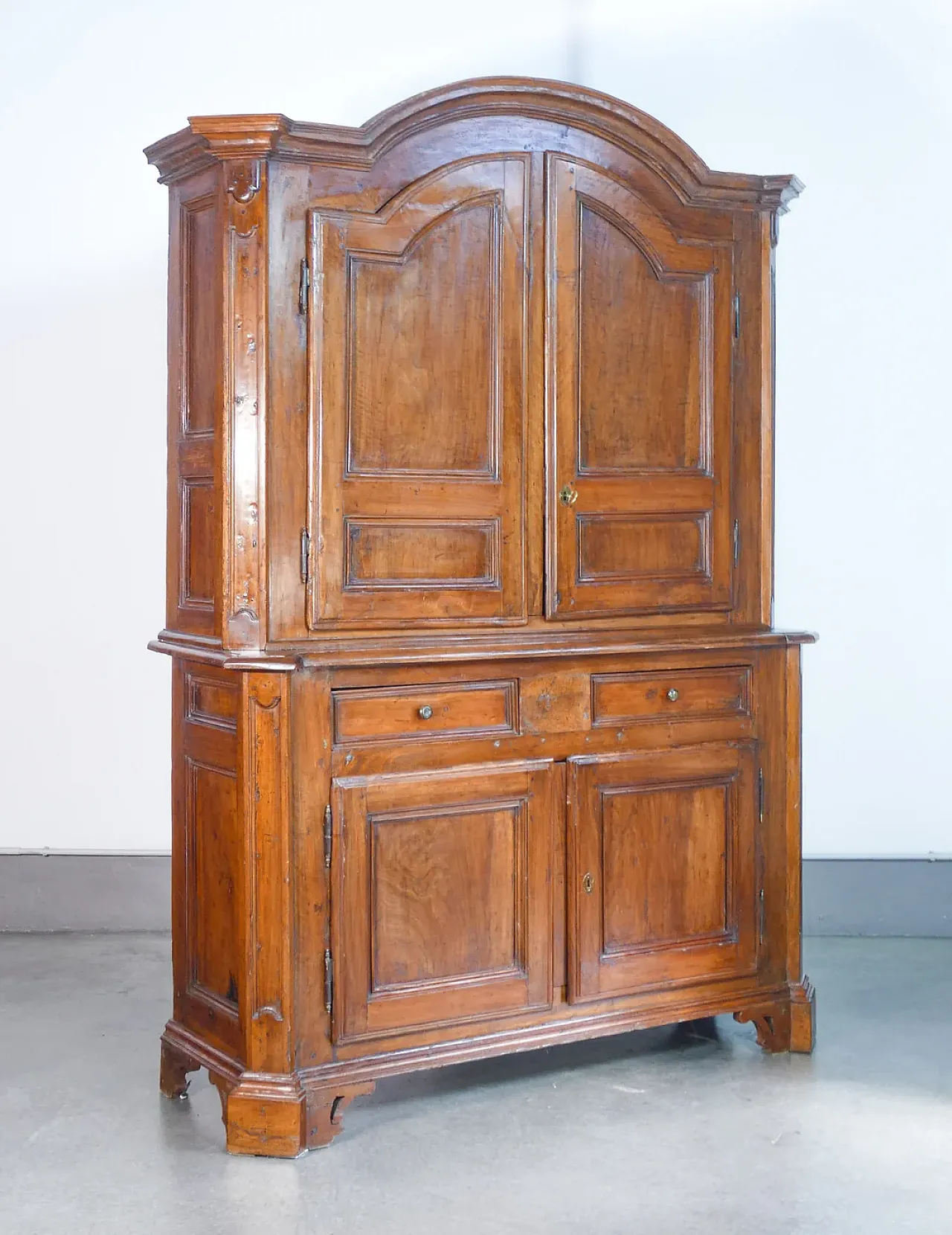 Credenza a doppio corpo in legno massello di noce, '700 4