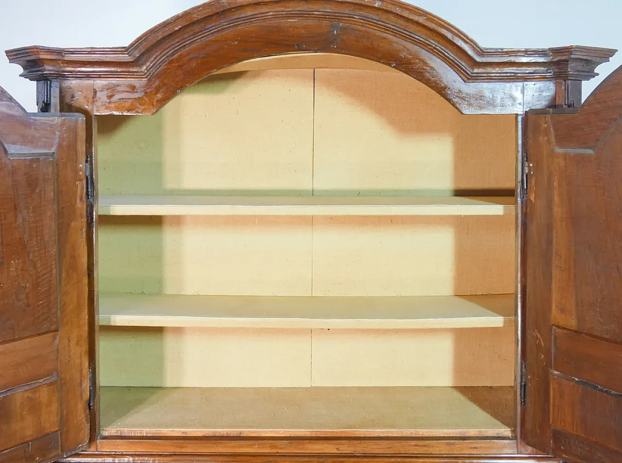Credenza a doppio corpo in legno massello di noce, '700 7