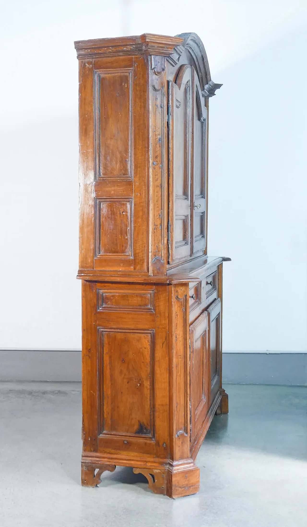 Credenza a doppio corpo in legno massello di noce, '700 8