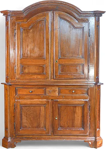Credenza a doppio corpo in legno massello di noce, '700