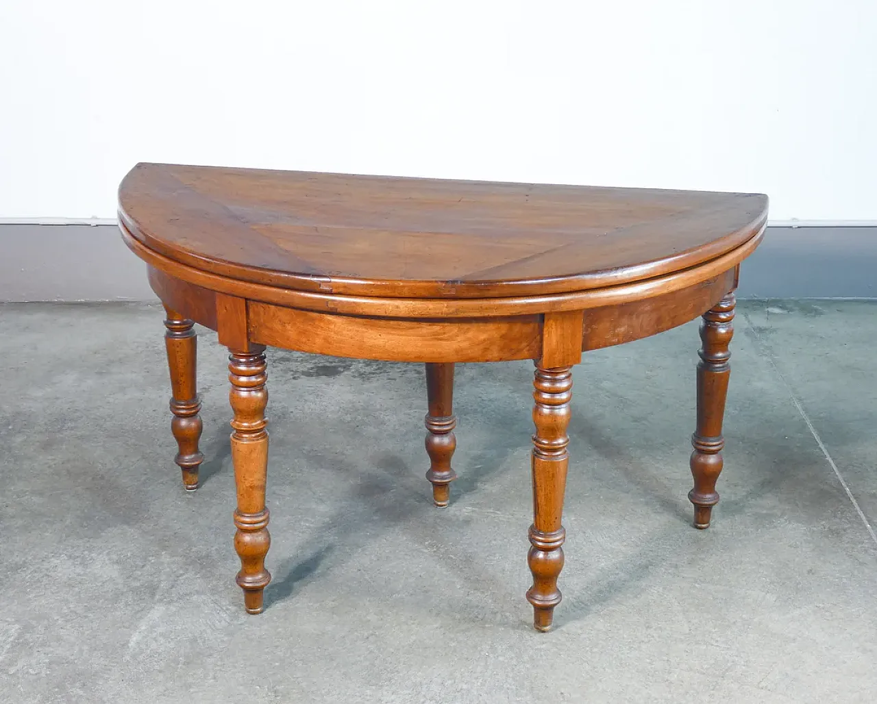 Tavolo consolle a mezzaluna apribile in legno di noce, '800 1