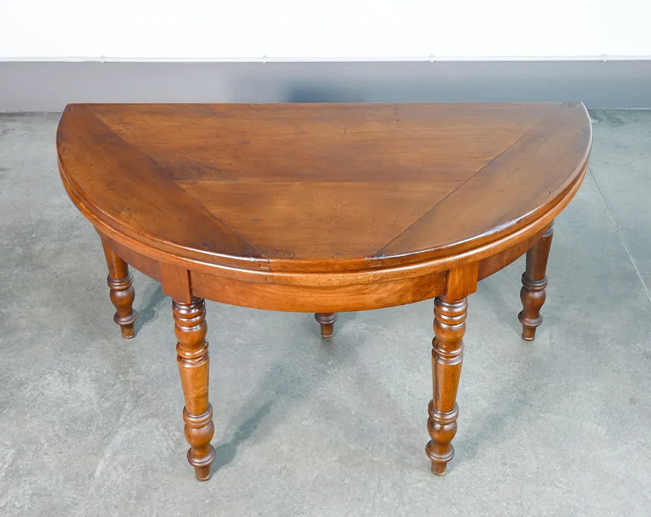 Tavolo consolle a mezzaluna apribile in legno di noce, '800 3