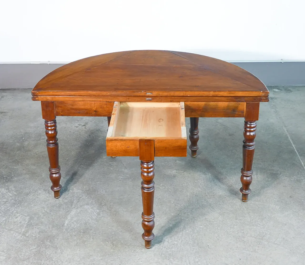 Tavolo consolle a mezzaluna apribile in legno di noce, '800 6