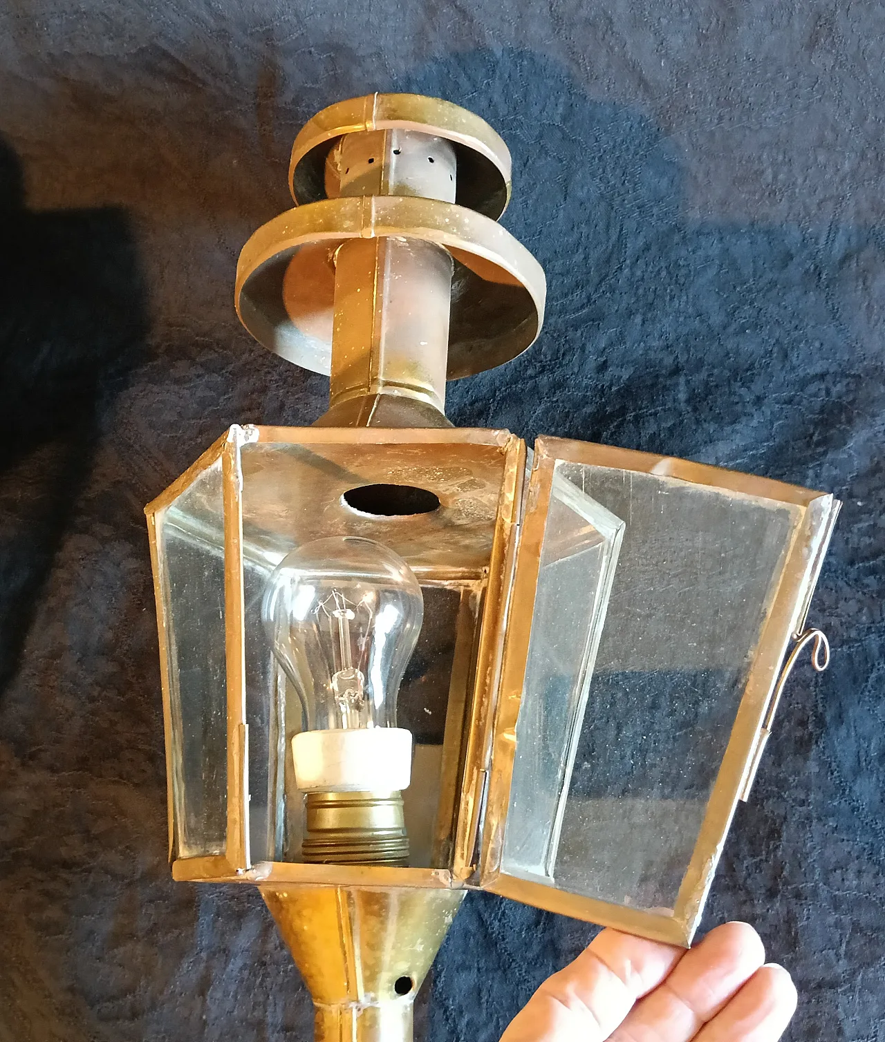 wall sconces, lanterns. 5