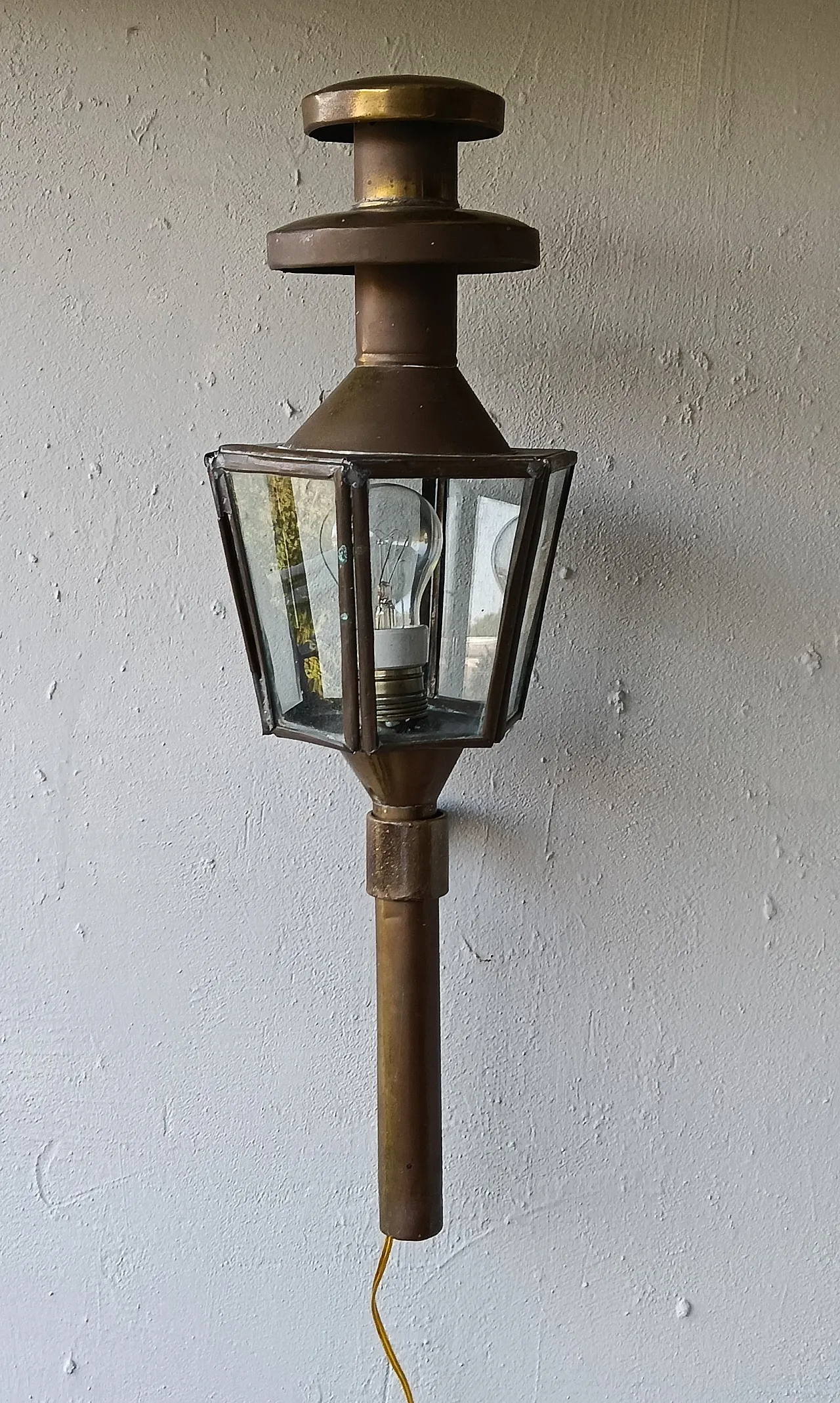 wall sconces, lanterns. 16