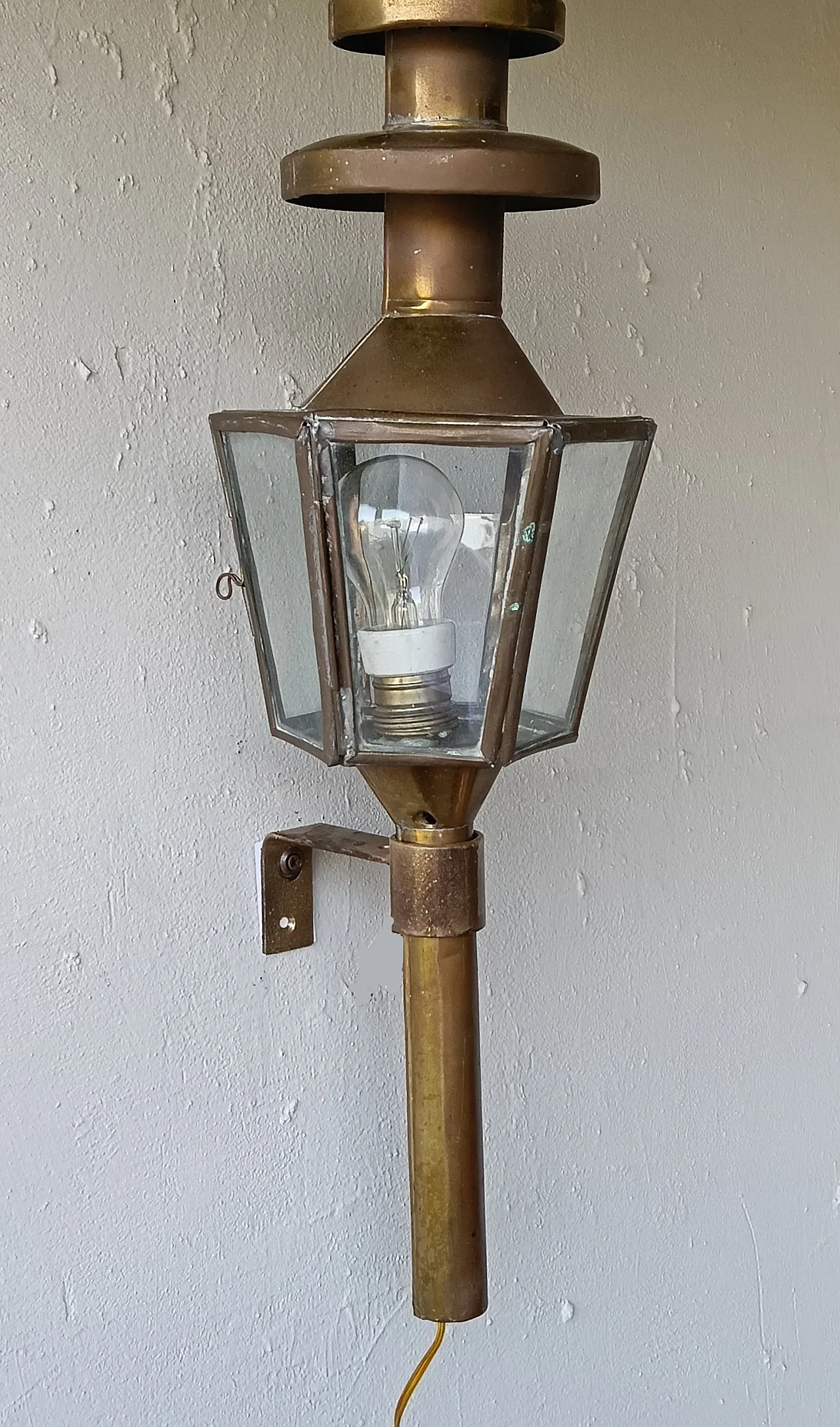 wall sconces, lanterns. 17
