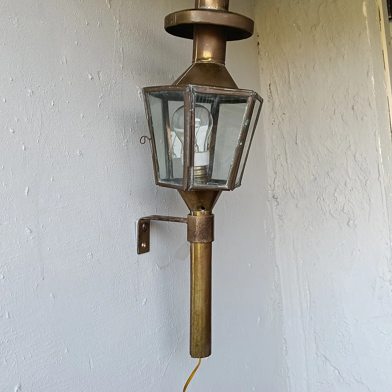 wall sconces, lanterns. 18