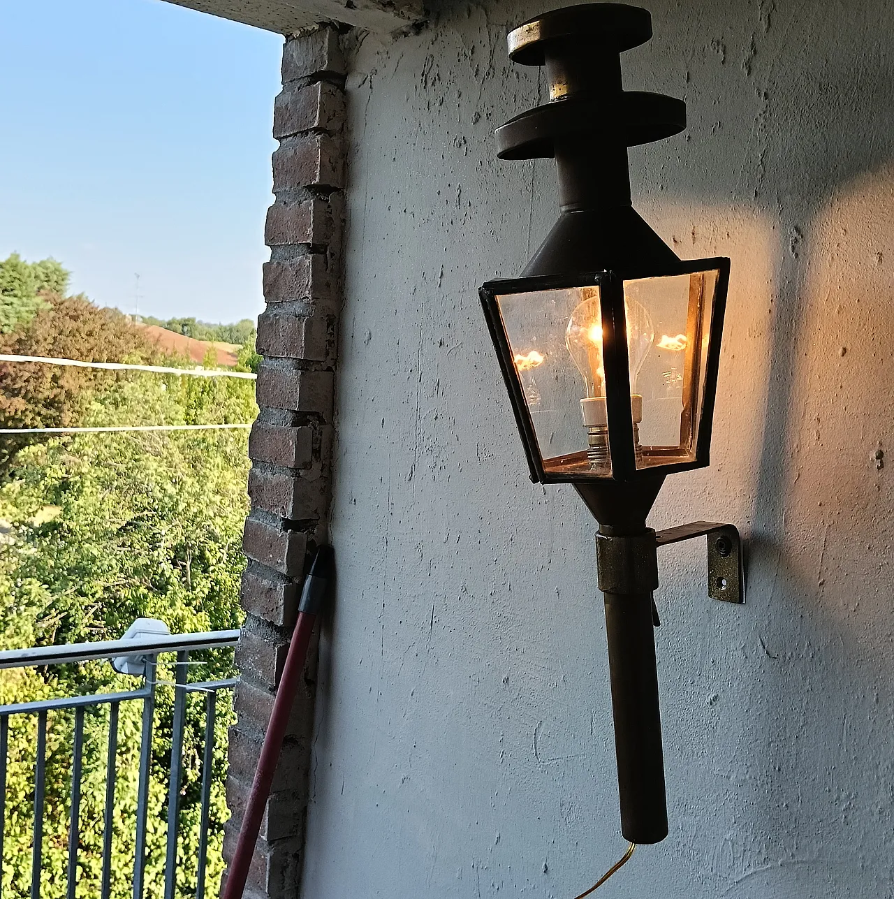 wall sconces, lanterns. 20