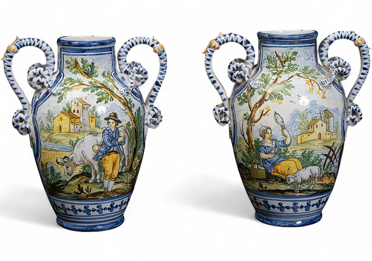 Coppia di vasi in maiolica smaltata raffigurante pastori, '900 7