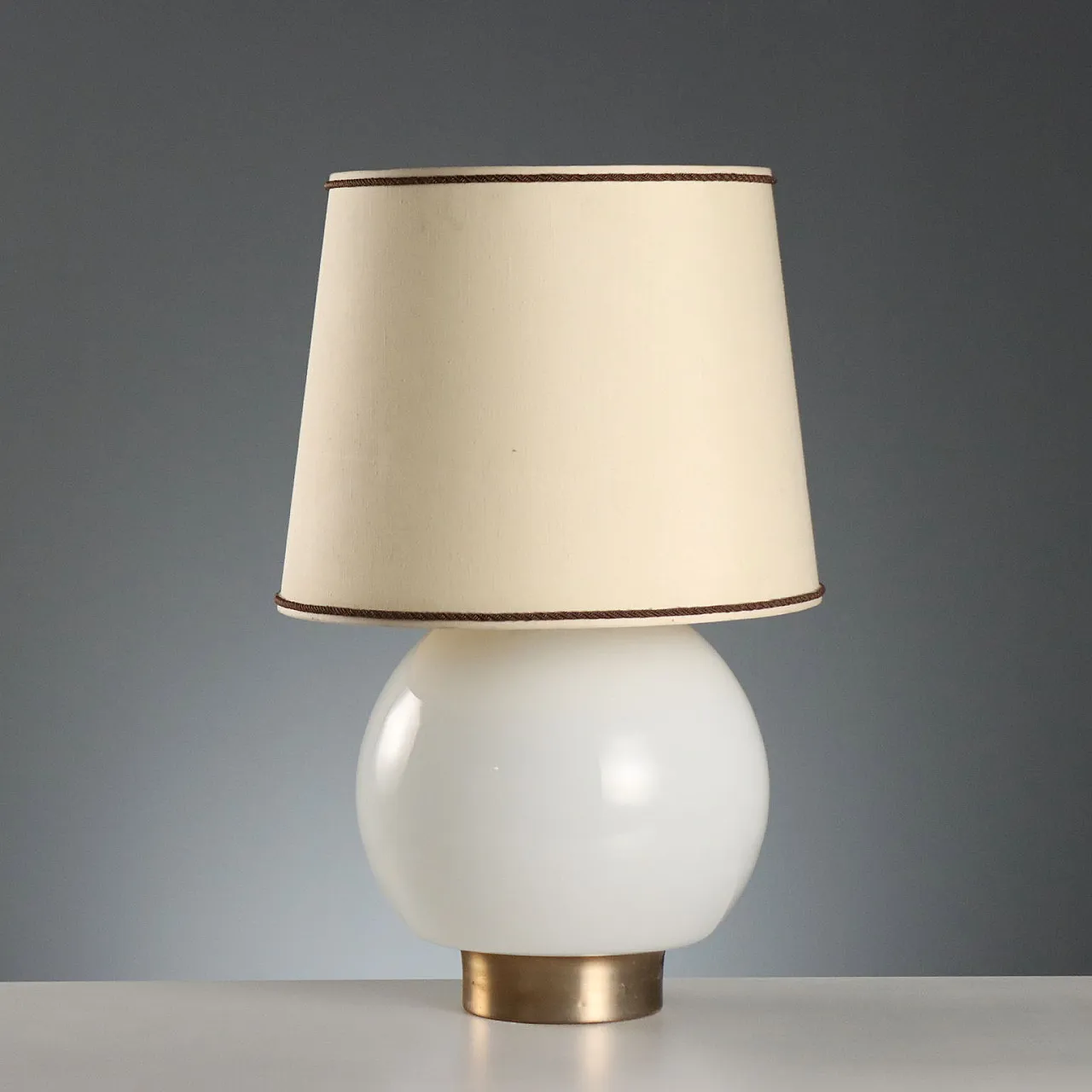 Table lamp in white glass, late 20th century 4