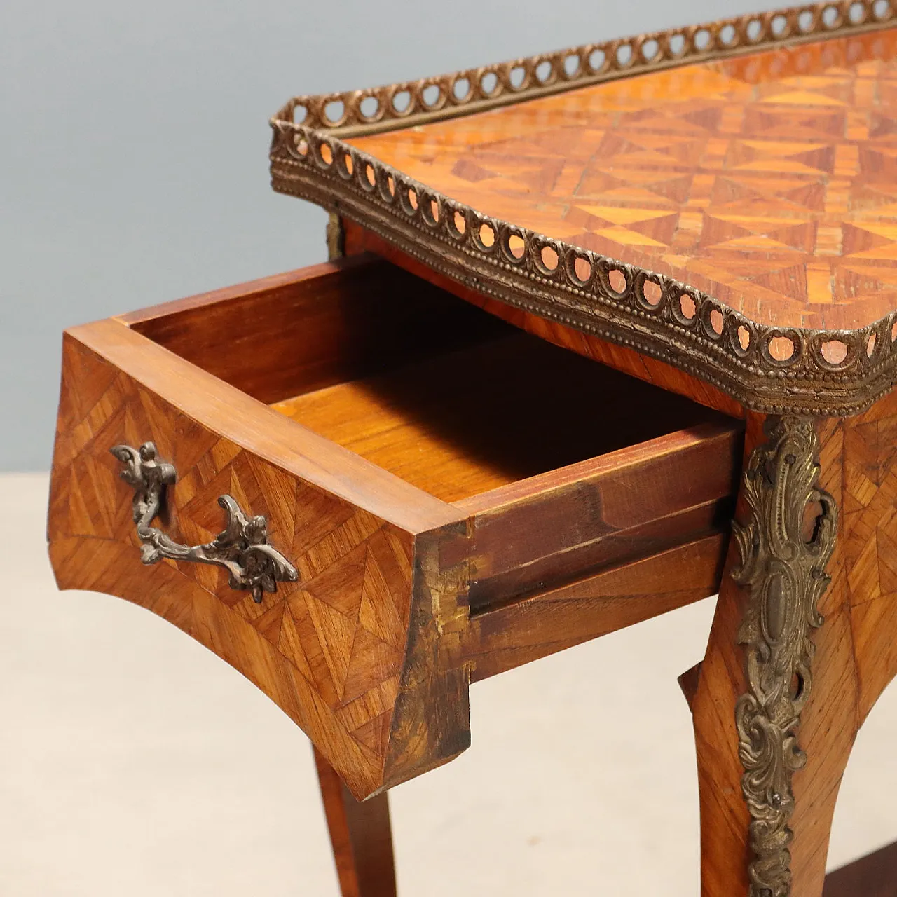 Napoleon III coffee table in Bois de Rose, late 19th century 5