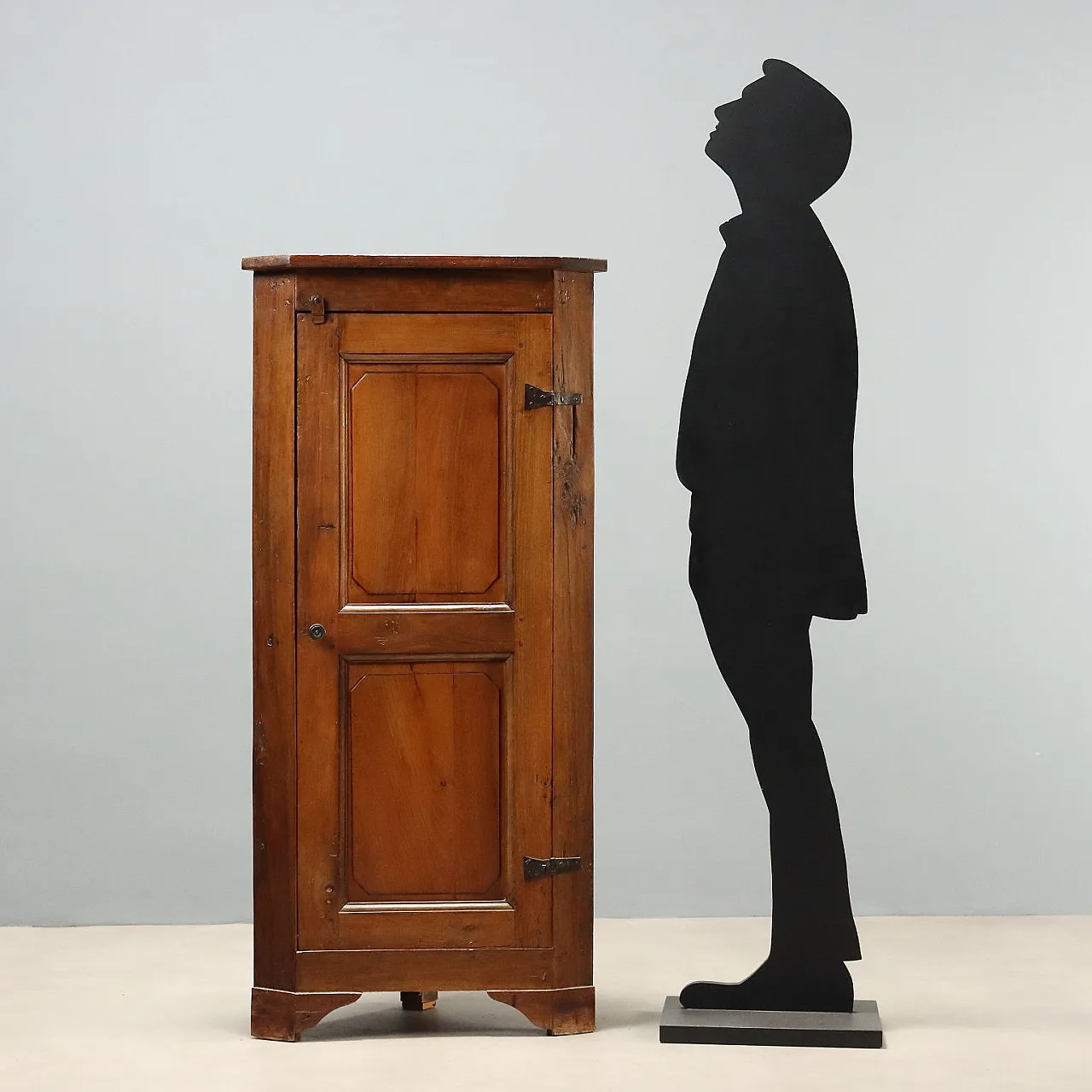 Corner unit in Italian walnut, late 19th century 3