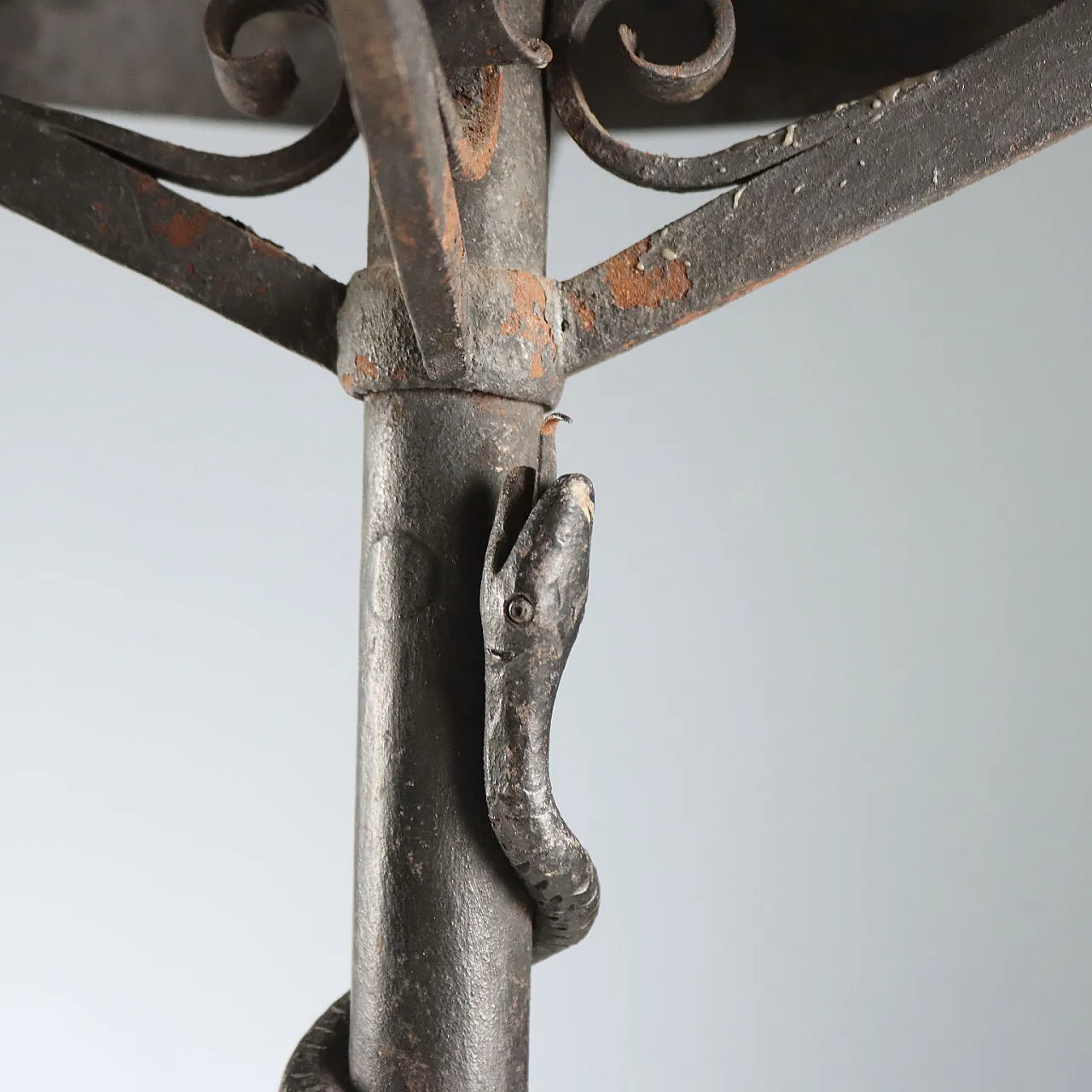 Wrought iron torch holder with coiled snake, late 19th century 6