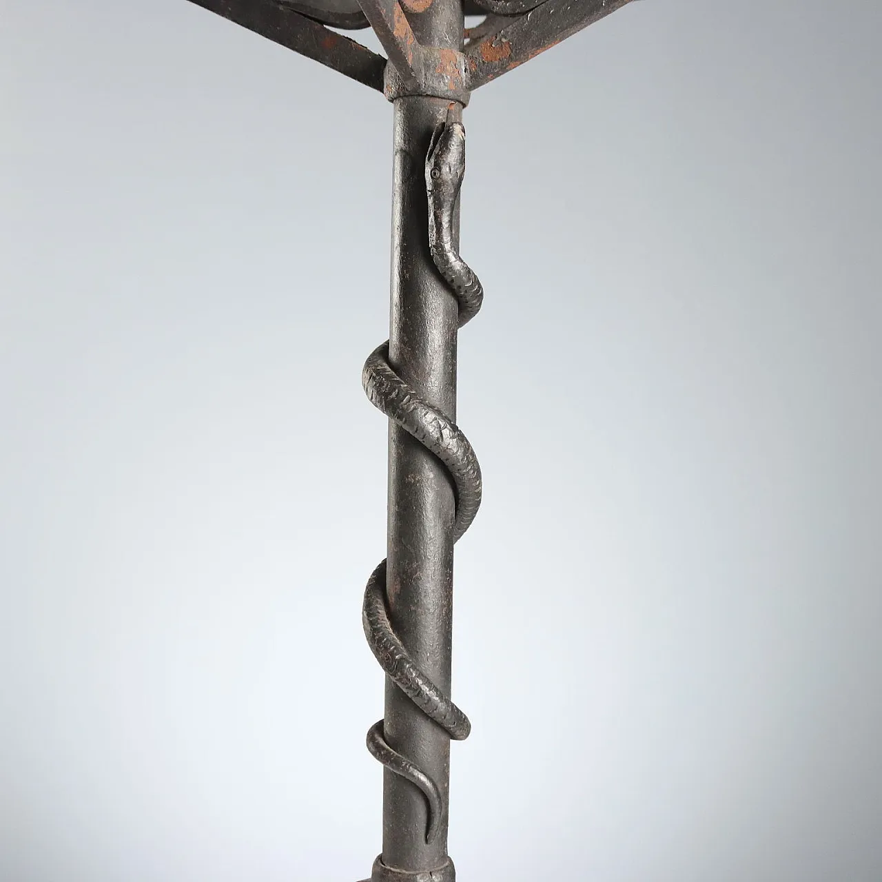 Wrought iron torch holder with coiled snake, late 19th century 7