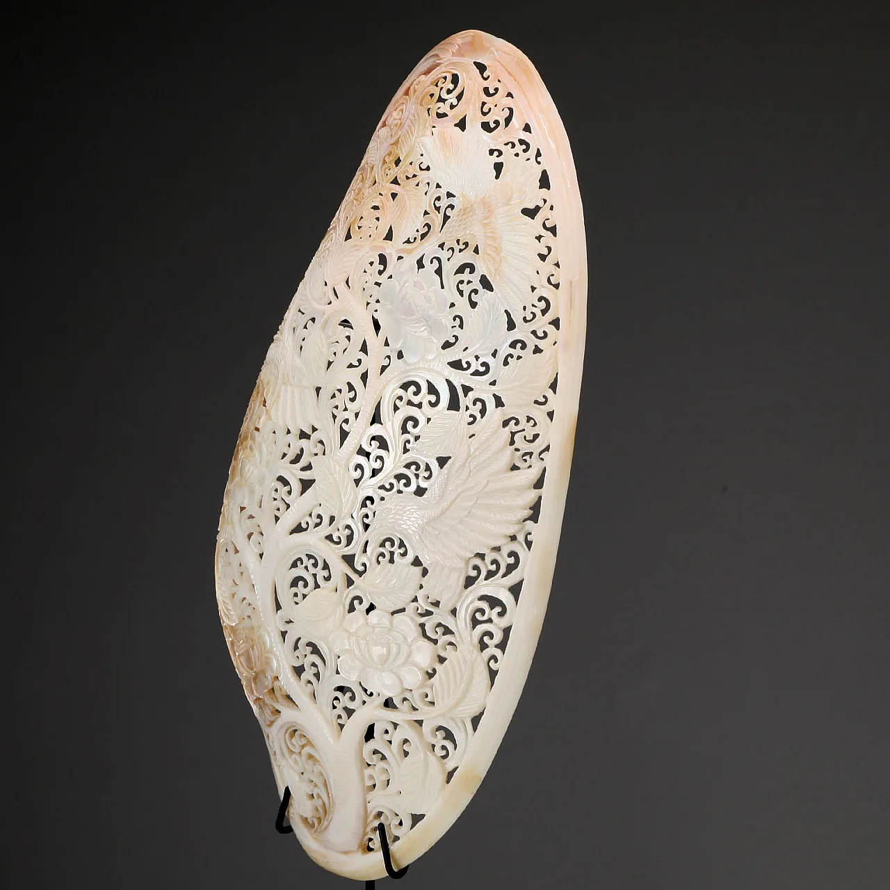 Carved and perforated mother-of-pearl shell, 20th century 5