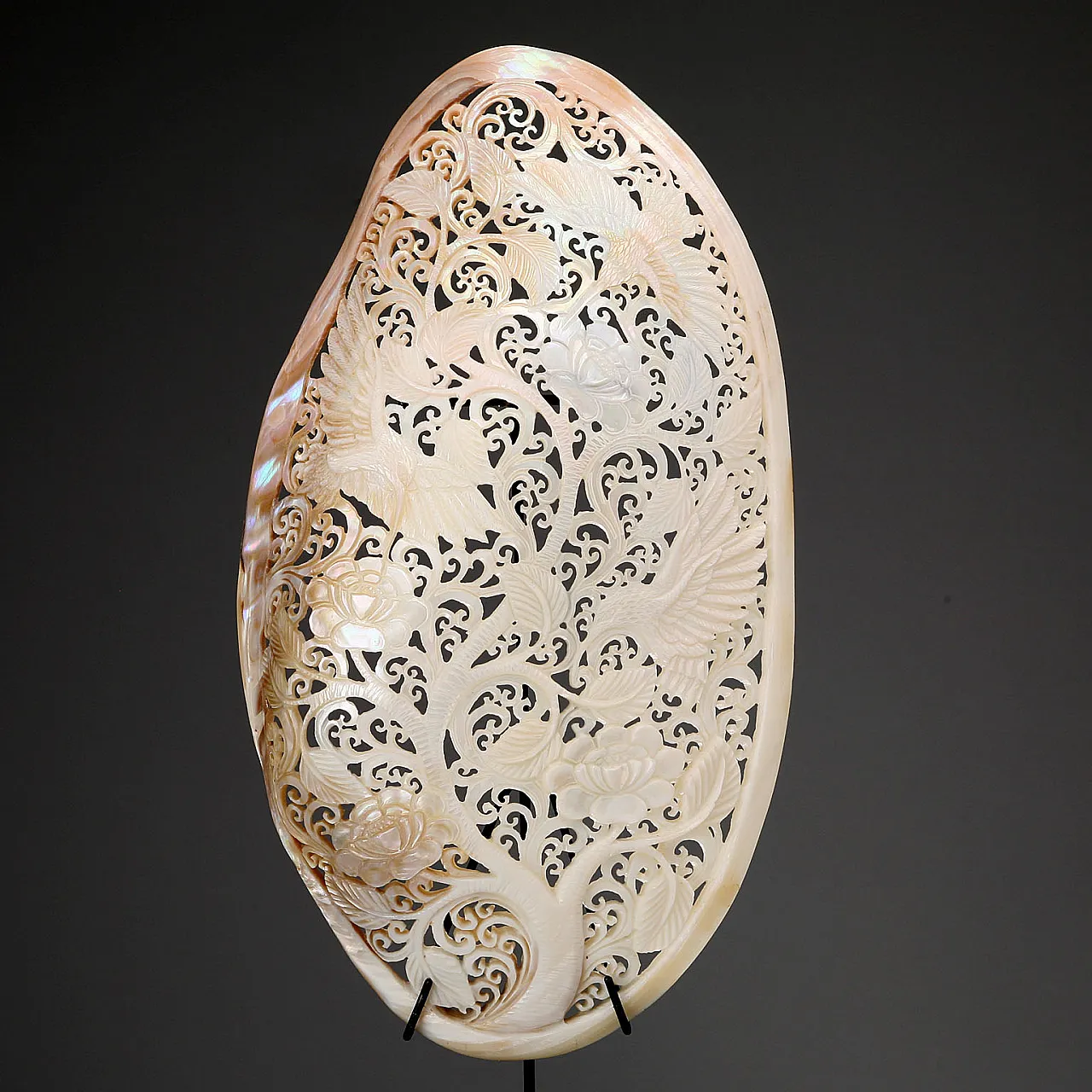 Carved and perforated mother-of-pearl shell, 20th century 6