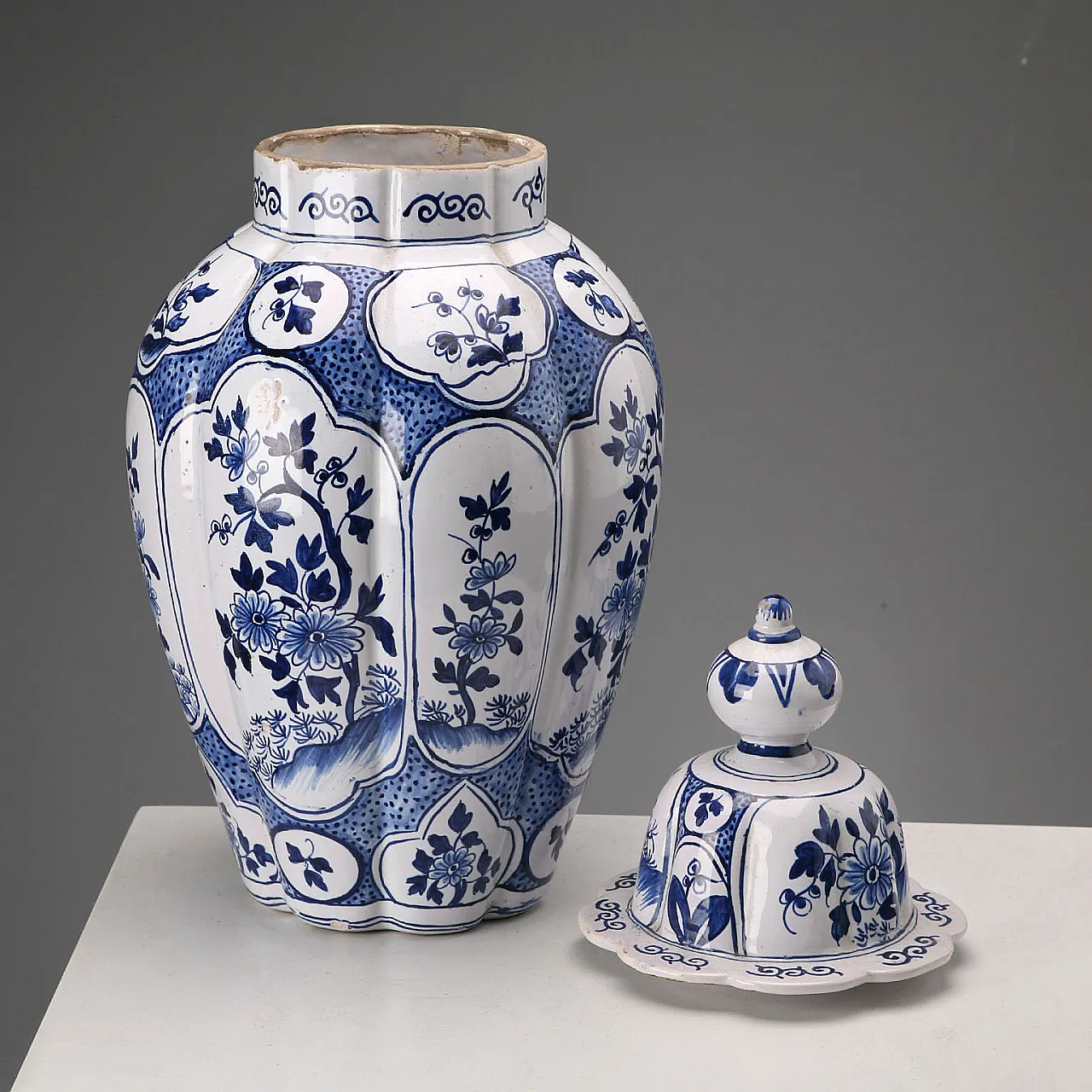 Majolica vase with lid, Aprey manufacture, 19th century 4