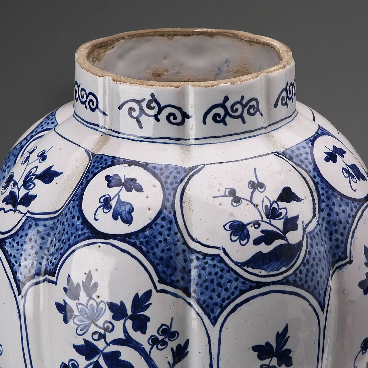 Majolica vase with lid, Aprey manufacture, 19th century 6