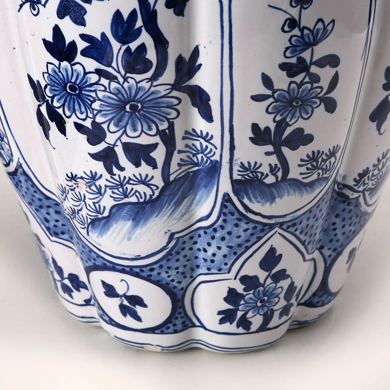 Majolica vase with lid, Aprey manufacture, 19th century 7
