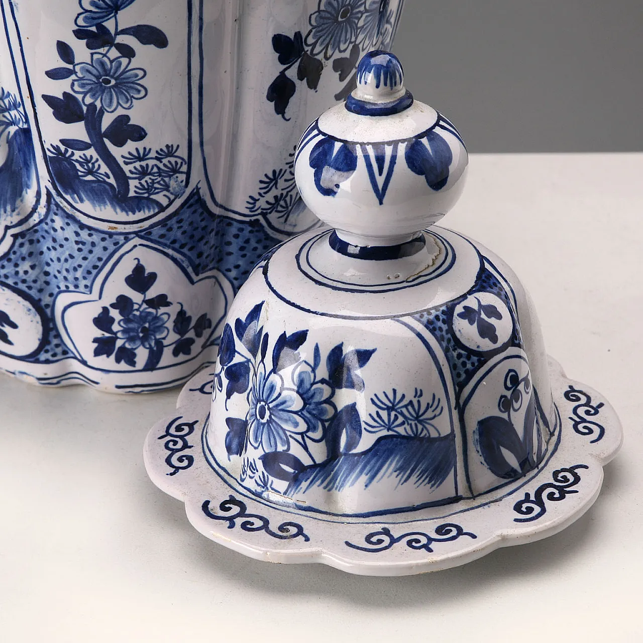 Majolica vase with lid, Aprey manufacture, 19th century 8
