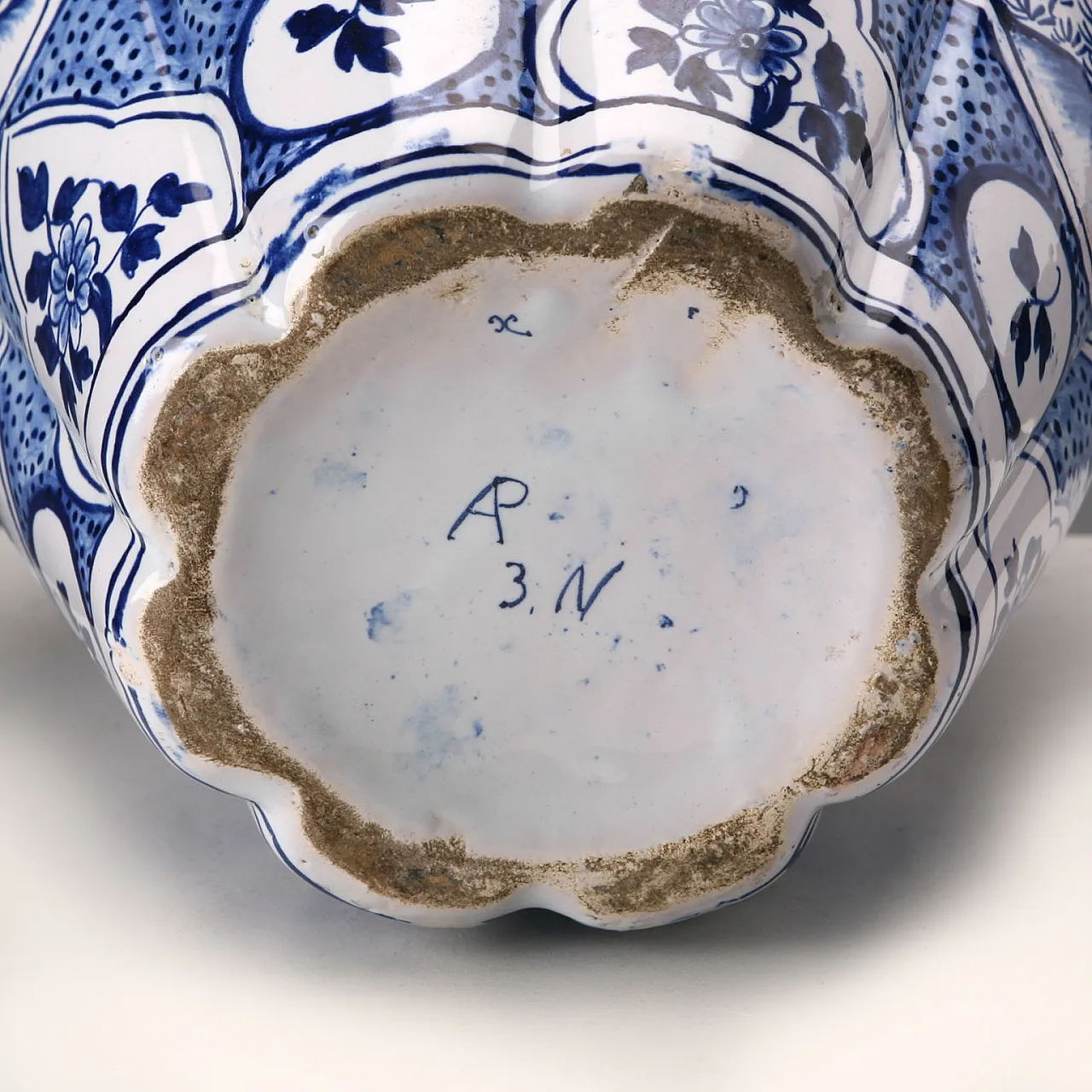 Majolica vase with lid, Aprey manufacture, 19th century 9