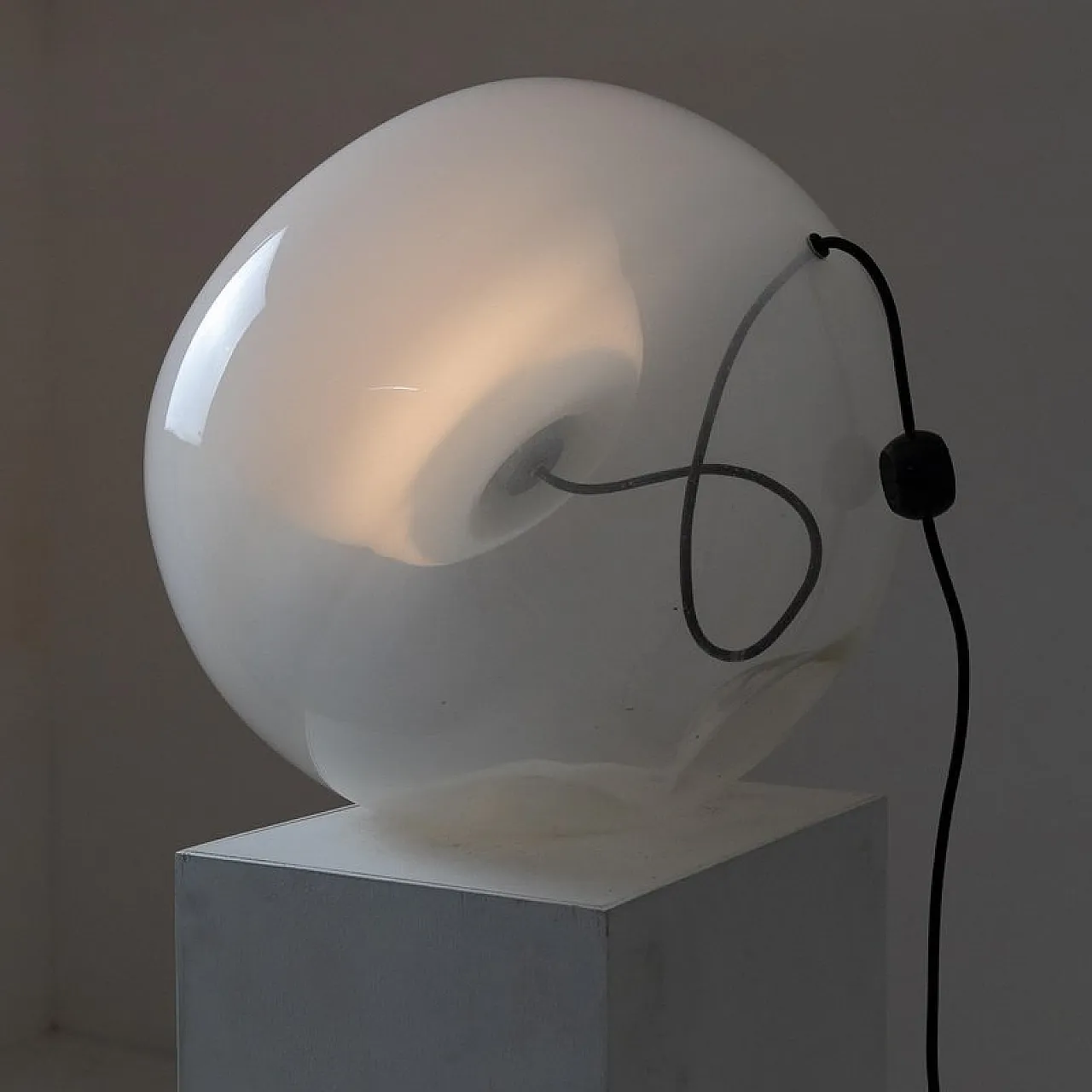 Glass Vacuna table lamp by Eleonore Peduzzi Riva for Artemide, 1970s 5