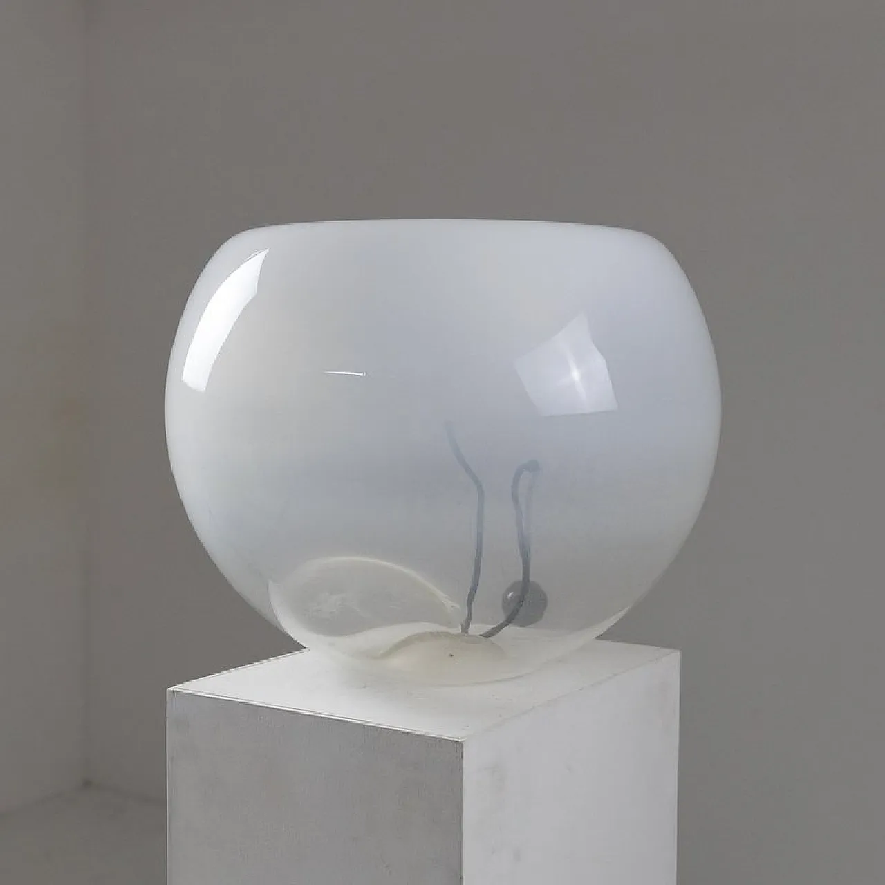 Glass Vacuna table lamp by Eleonore Peduzzi Riva for Artemide, 1970s 7