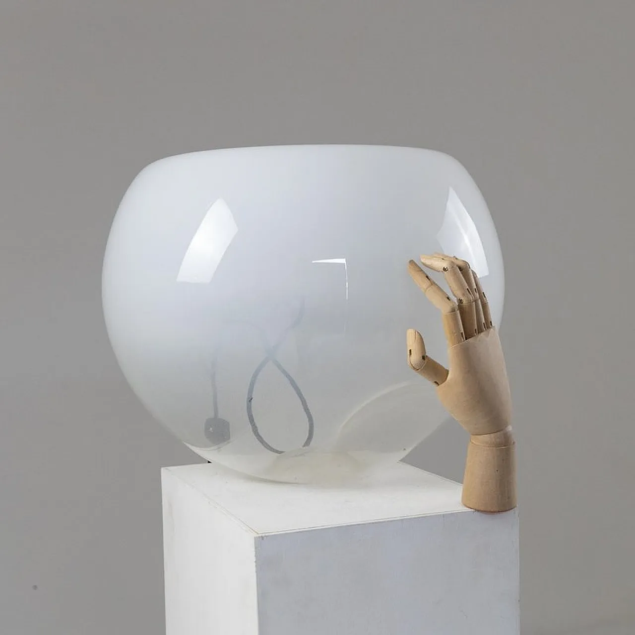 Glass Vacuna table lamp by Eleonore Peduzzi Riva for Artemide, 1970s 9