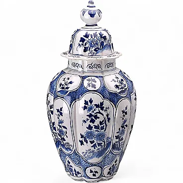 Majolica vase with lid, Aprey manufacture, 19th century