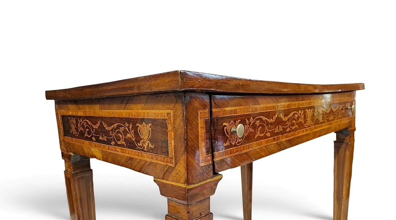 Small inlaid desk, 18th century 2