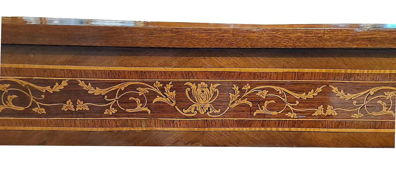 Small inlaid desk, 18th century 8