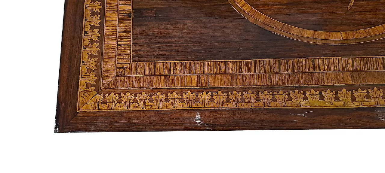 Small inlaid desk, 18th century 9
