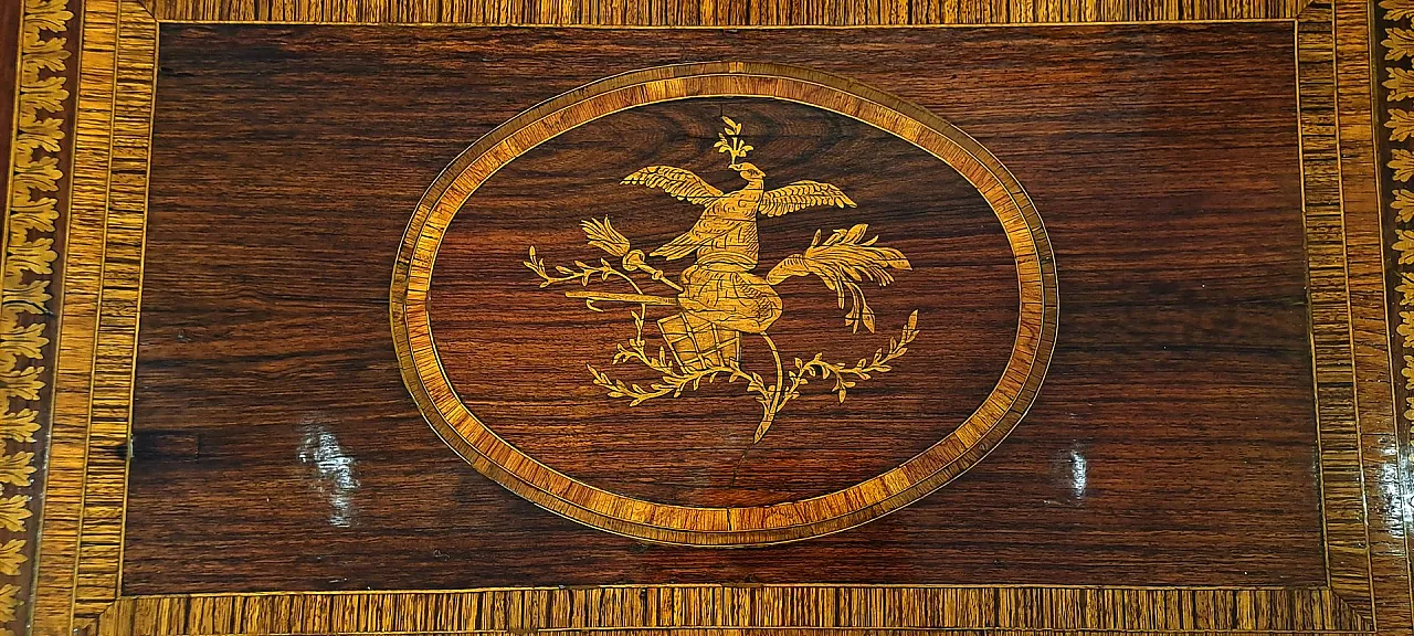 Small inlaid desk, 18th century 10