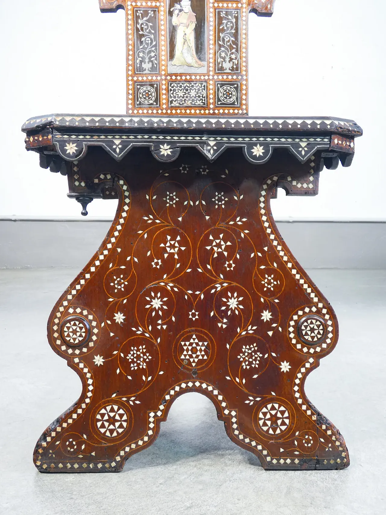 Coppia di sedie di Adriano BRAMBILLA, in legno intarsiato, '800 8