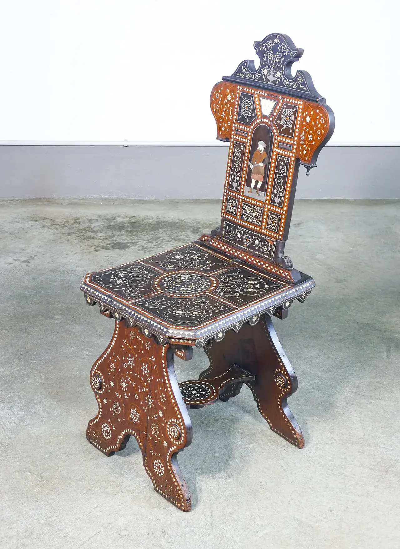 Coppia di sedie di Adriano BRAMBILLA, in legno intarsiato, '800 13